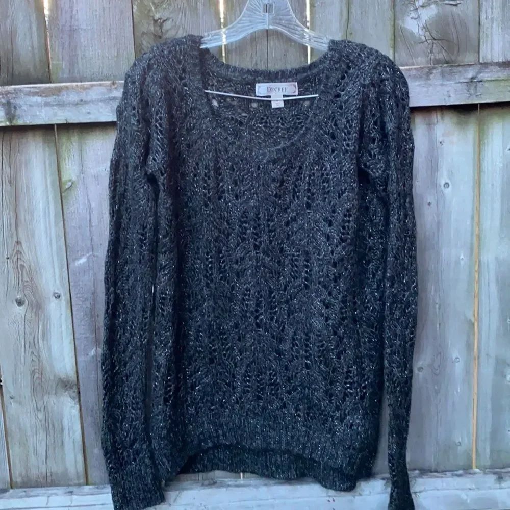 Decree gray shimmer sweater sz. S